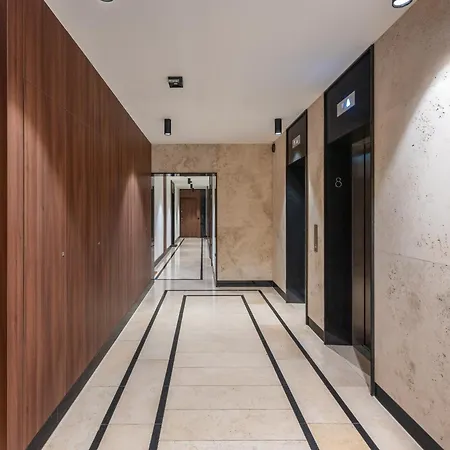 Mennica Luxury Apartman Varsó